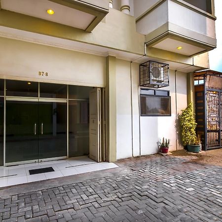 Carolina Transit Hotel Medan Exterior photo